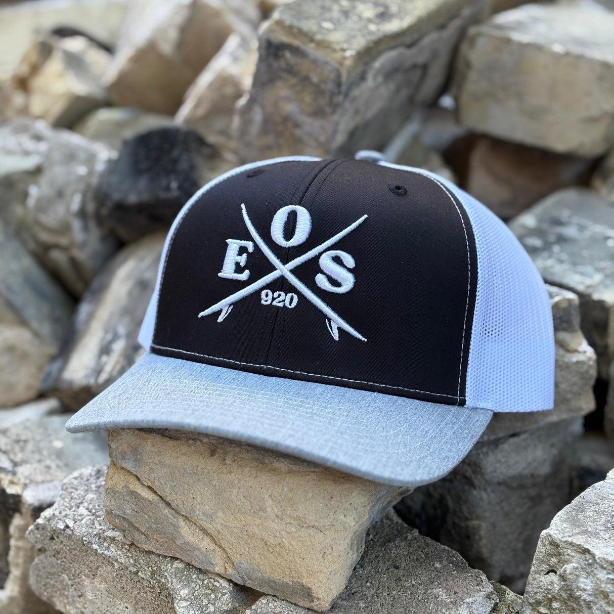 EOS trucker hat Black / Gray / white