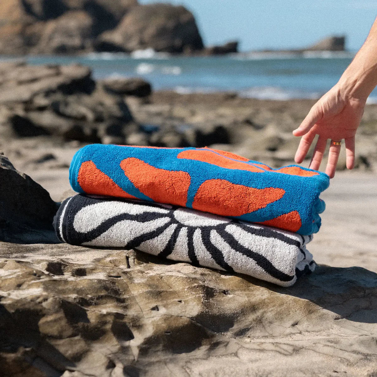 Nomadix Organic Cotton Beach Towel: Big Flowers Stellar Orange