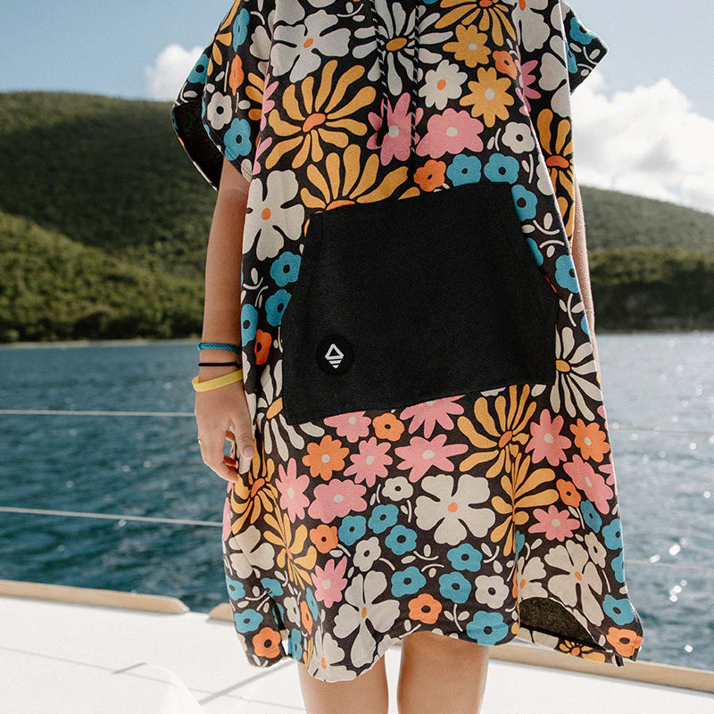 Nomadix Changing Poncho: Hula Multi