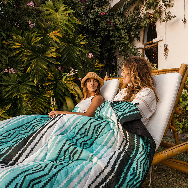 Nomadix Puffer Blanket Blanket: Baja Aqua