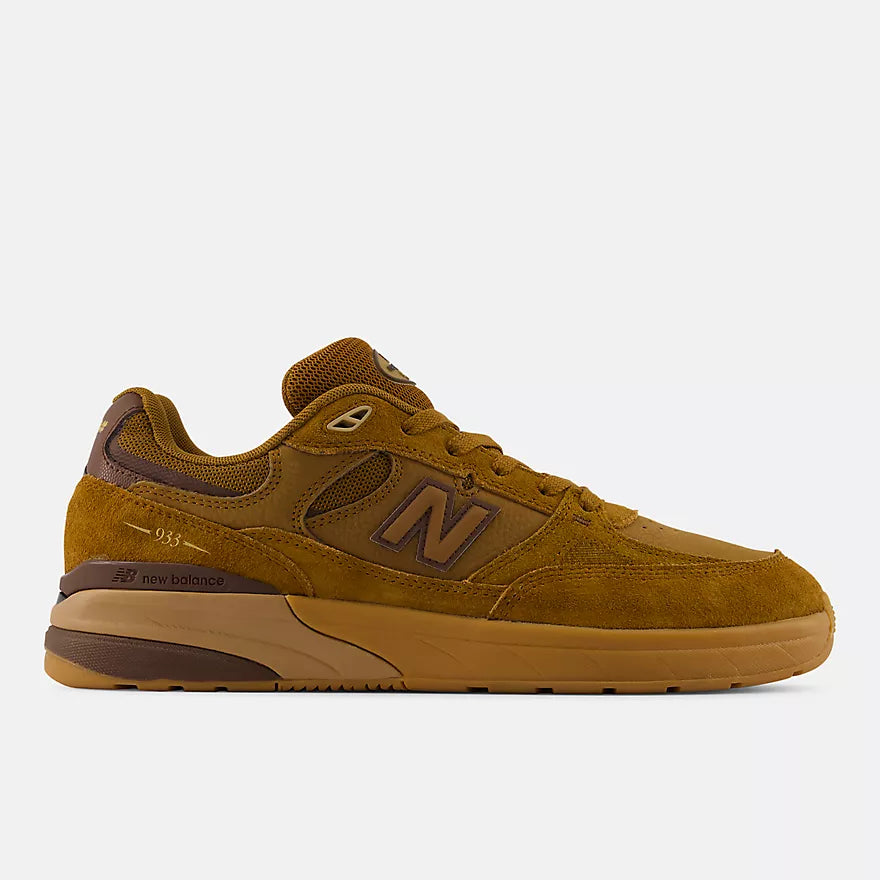 NB Numeric Andrew Reynolds 933 -