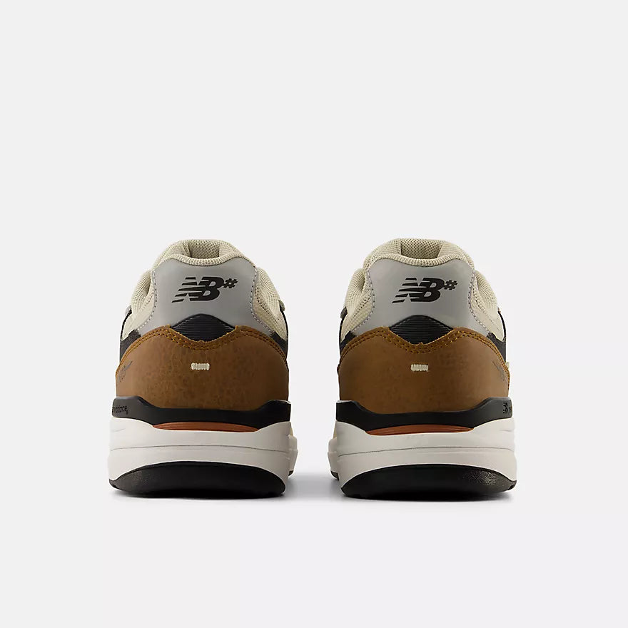 NB NUMERIC ANDREW REYNOLDS 933 QUICKSAND with SEA SALT