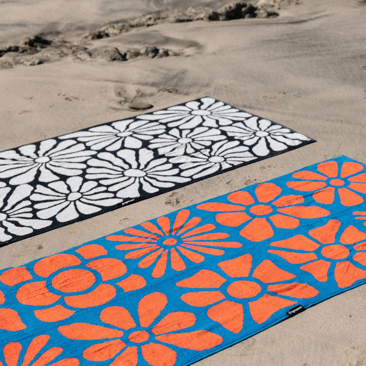 Nomadix Organic Cotton Beach Towel: Big Flowers Stellar Orange