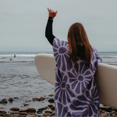 Nomadix Changing Poncho: Lazy Daisy Dusk S/M