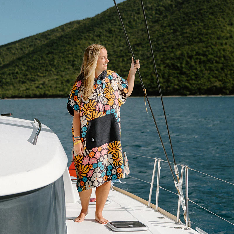 Nomadix Changing Poncho: Hula Multi