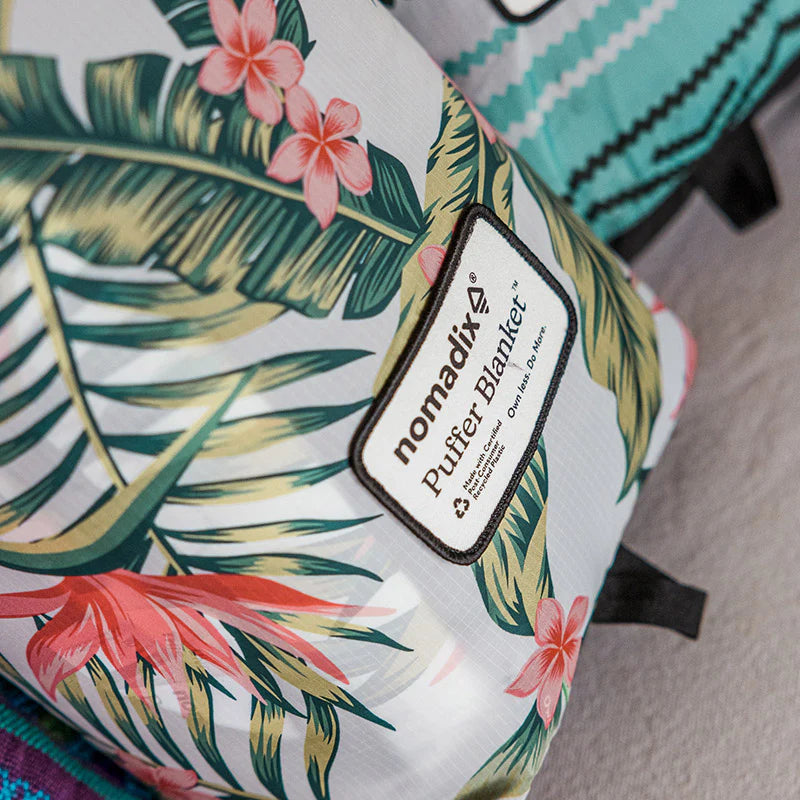 Nomadix Puffer Blanket Blanket: Palms Pink