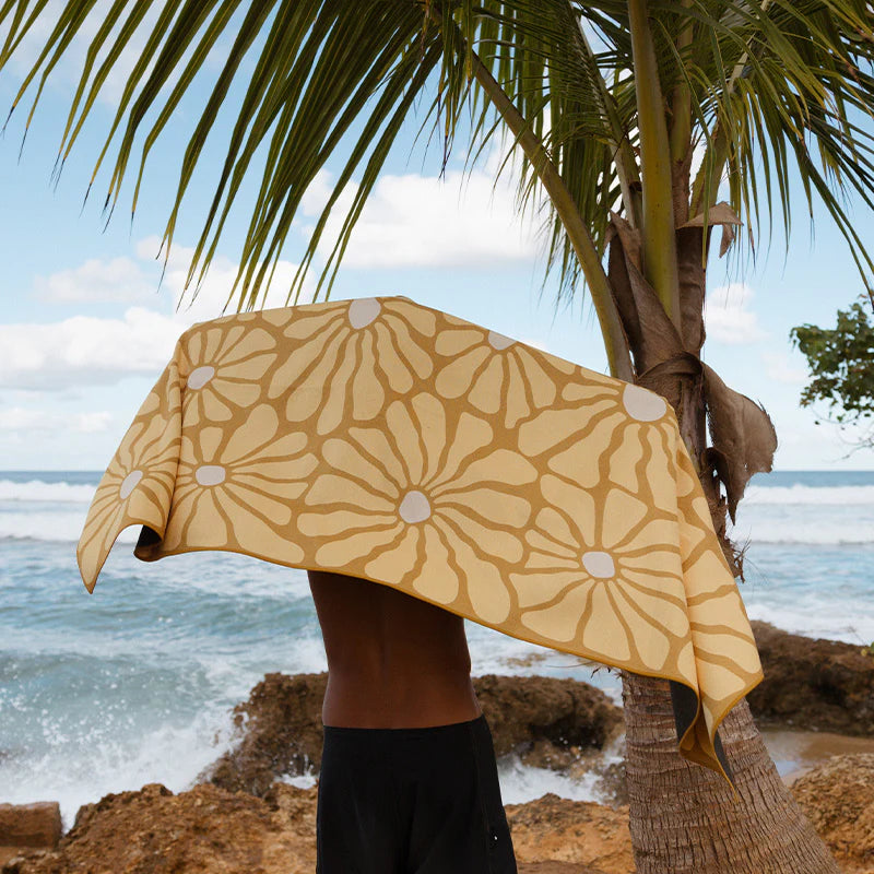Nomadix Original Towel: Lazy Daisy Gold