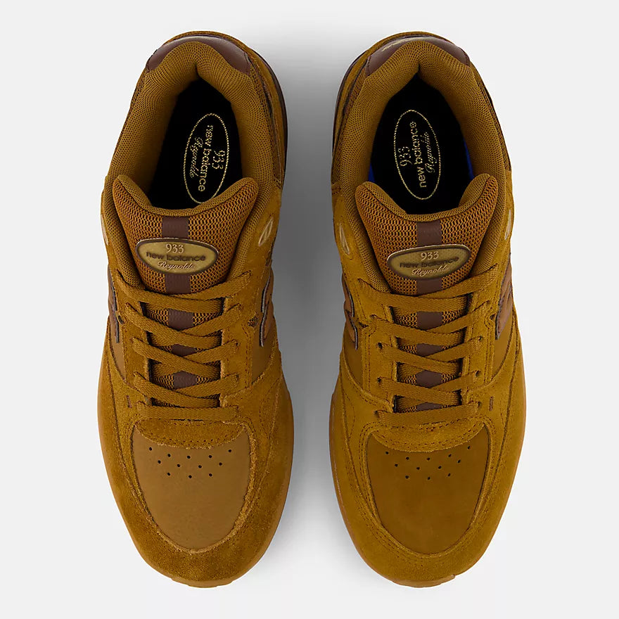 NB Numeric Andrew Reynolds 933 -