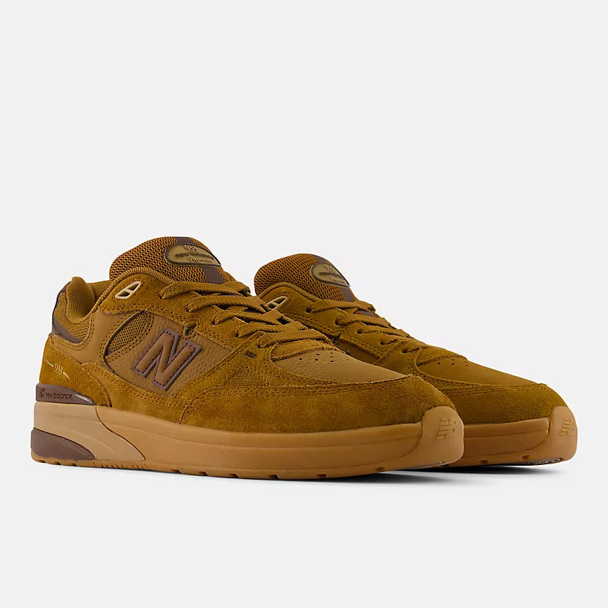 NB Numeric Andrew Reynolds 933 -