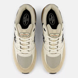 NB NUMERIC ANDREW REYNOLDS 933 QUICKSAND with SEA SALT